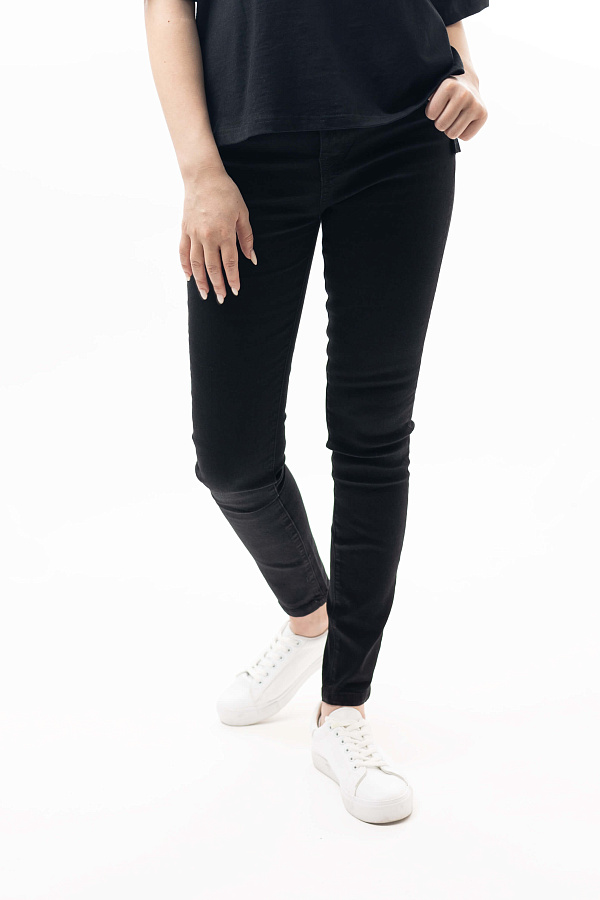 Женские джинсы